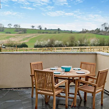 2 Bed In Ripon 94000 Studley Roger