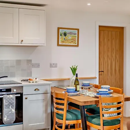 2 Bed In Ripon Oc-94000 Holiday home Studley Roger