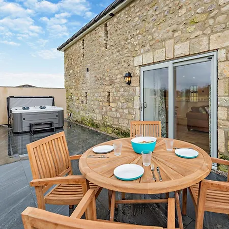 2 Bed In Ripon 94000 Studley Roger